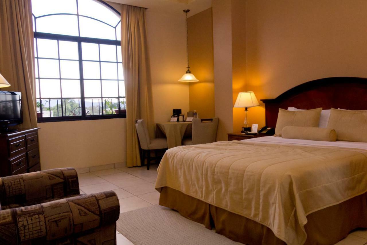 סן פדרו סולה Hotel Monteolivos מראה חיצוני תמונה