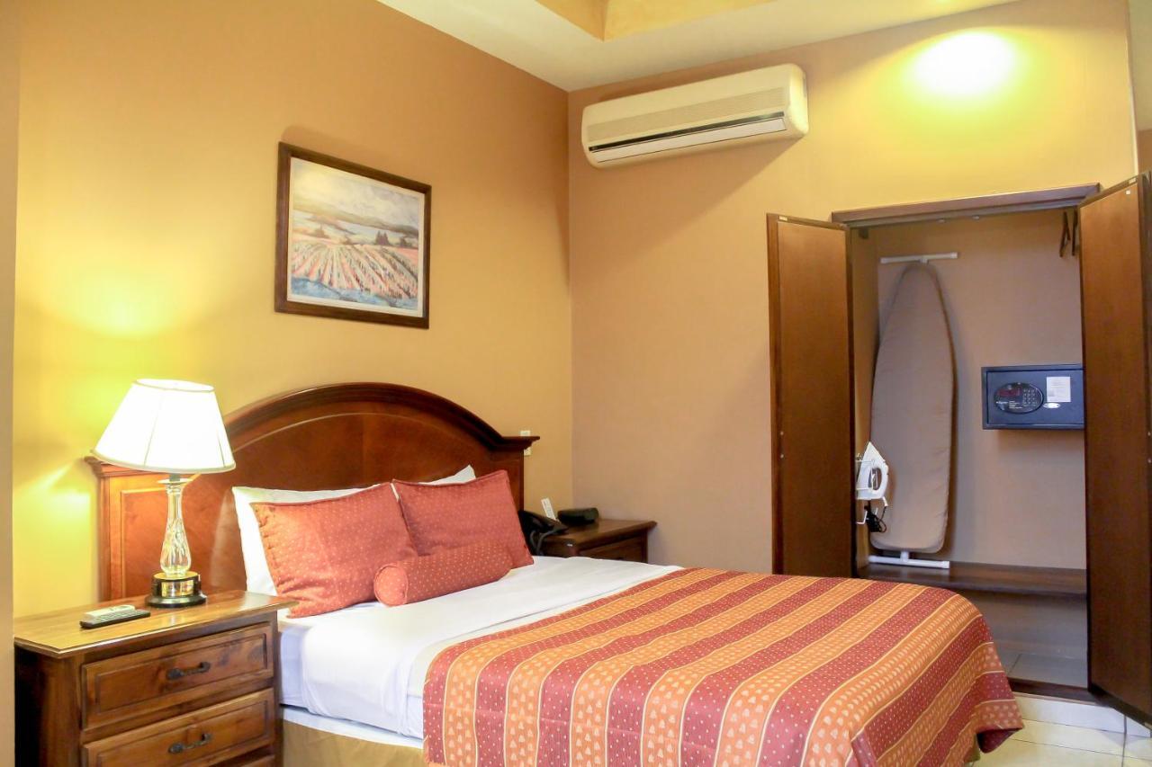 סן פדרו סולה Hotel Monteolivos מראה חיצוני תמונה