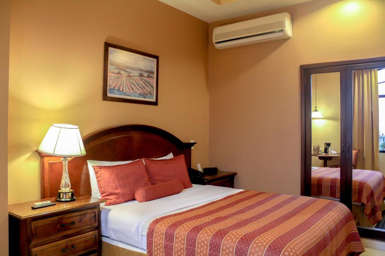 סן פדרו סולה Hotel Monteolivos מראה חיצוני תמונה